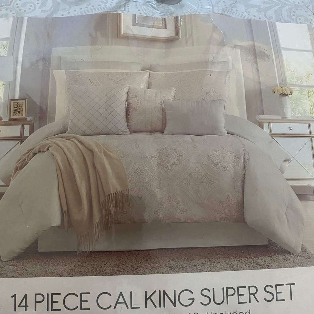 NWT 14 piece California King bedding set
